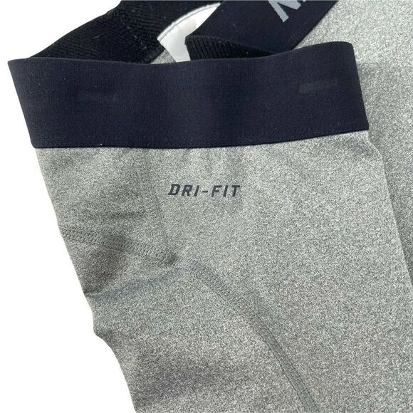Nike Pro Leggings Gray Cropped Womens Size M Active Wear Performance Dri Fit - Picture 4 of 7